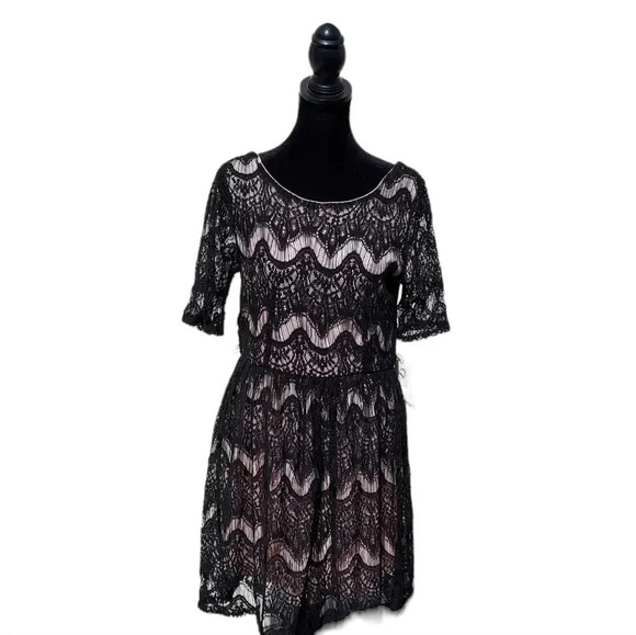 Rewind Dresses & Skirts - NWT Rewind Lace Dress Pink & Black Large